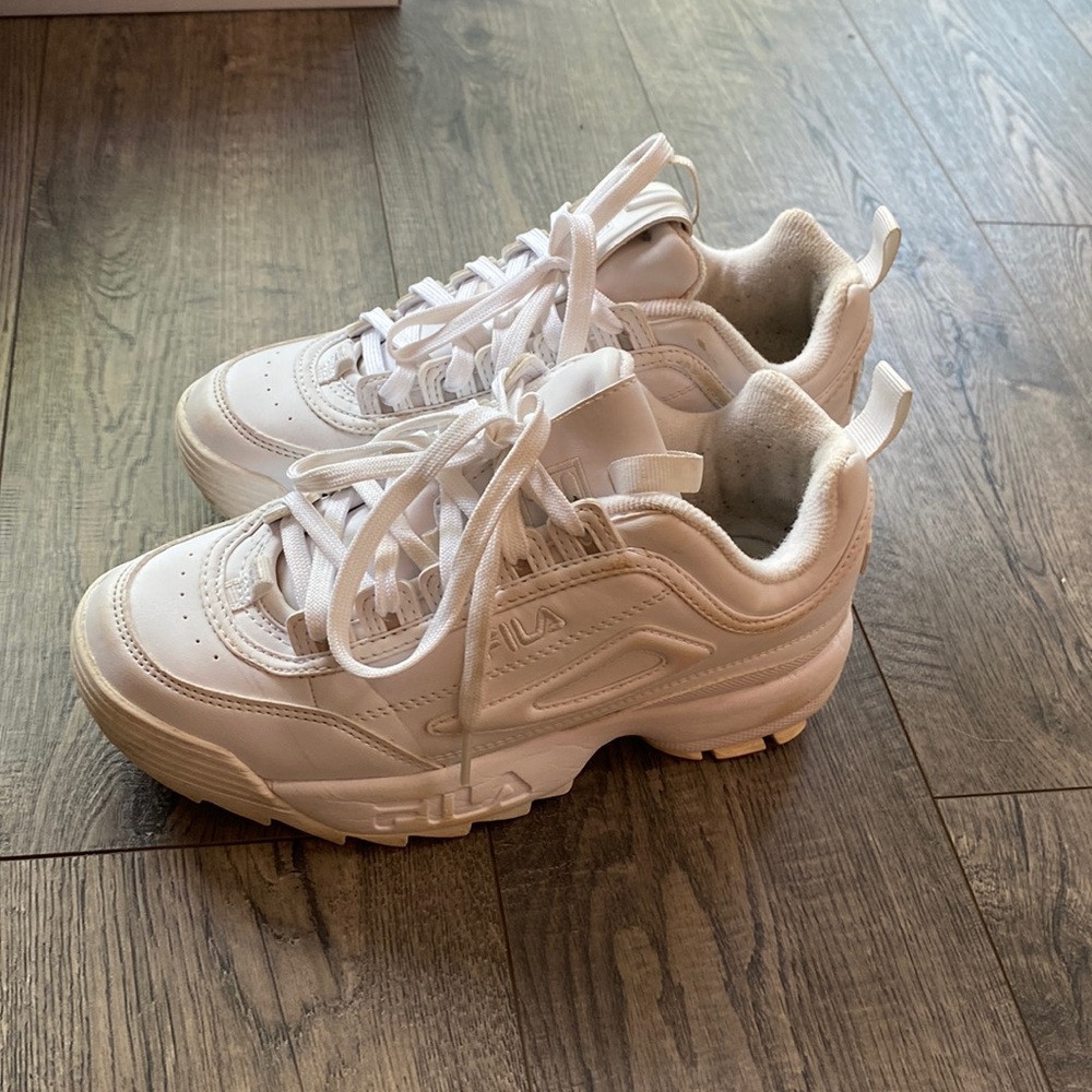 Shoes Fila size 5 white